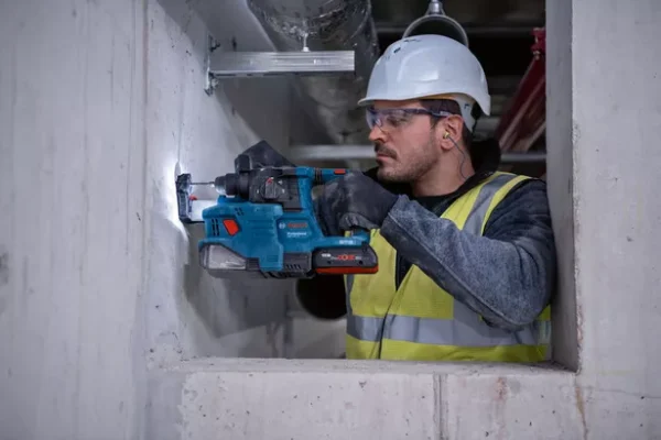 BOSCH GBH 18V-22 C/LESS ROTARY HAMMER SDS+, BODY ONLY, CARTON 0611924000 - Image 2